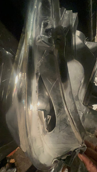 63117420441 

     BMW X2 2018 f39 passenger side FULL LED  headlight

   7420441