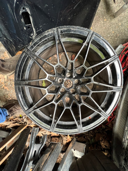 Bmw part

Bmw parts 

Bmw alloy wheel 

  BMW M3 G80 M4 G82 G83 826M  1 single REAR ALLOY WHEEL 10,5J 20" ET:20

8093839

8093832