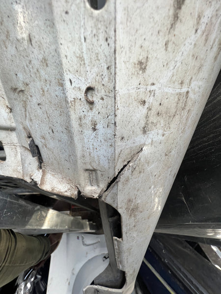 51778058860    BMW GRAN TOURER F46 2 SERIES DRIVER SIDE M SPORT SKIRT COLOUR    8058860   bmw 2 series 2016 driver side skirt m-sport   needs repair   observe all pictures