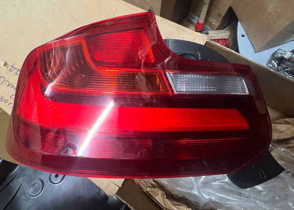 63217295423       BMW 2 series  F23 2018 Rear Right Taillight  7295423    GENUINE