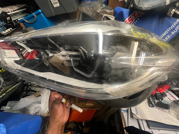 63117420441 

     BMW X2 2018 f39 passenger side FULL LED  headlight

   7420441
