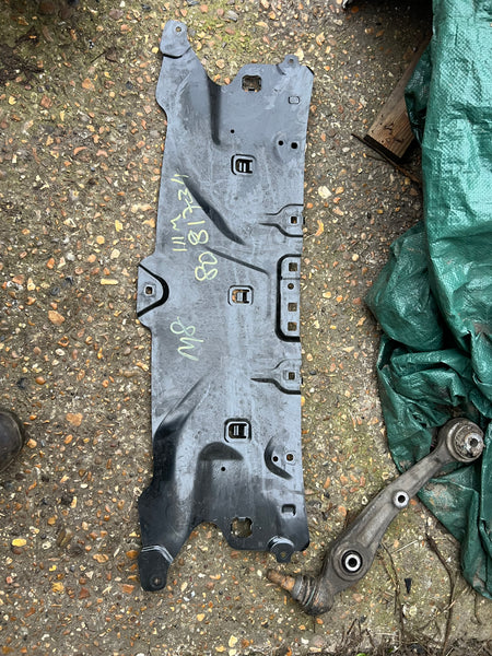BMW M8 F91 F92 2022 FRONT RADIATOR SUPPORT PANEL CROSSLINK

51648081734

8081734

#bmwm8

#baronessthebmlady