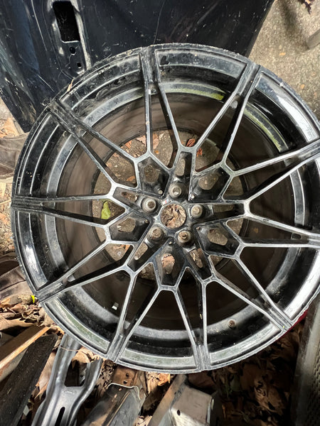 Bmw part

Bmw parts 

Bmw alloy wheel 

  BMW M3 G80 M4 G82 G83 826M  1 single REAR ALLOY WHEEL 10,5J 20" ET:20

8093839

8093832