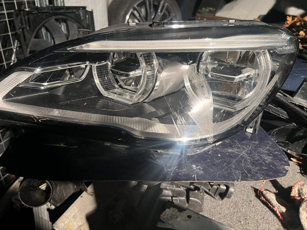 Bmw 6 series 2017 F06 Passenger side Adaptive LED headlight

Bmw F06 passenger headlight 

Bmw 6 series headlight for my car

    my car needs headlight