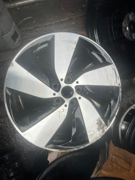 6856897  BMW i3 2015  1 single front ALLOY WHEEL  5/1/2 5J 19 BLACK DIAMOND CUT