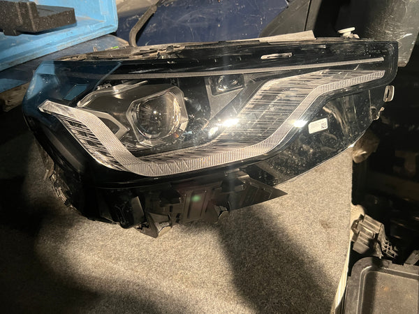 Bmw M2 headlight Bmw light.            Bmw M2 2023 G42  driver side adaptive Led headlight 8083638 

12167220007-12

12167220007