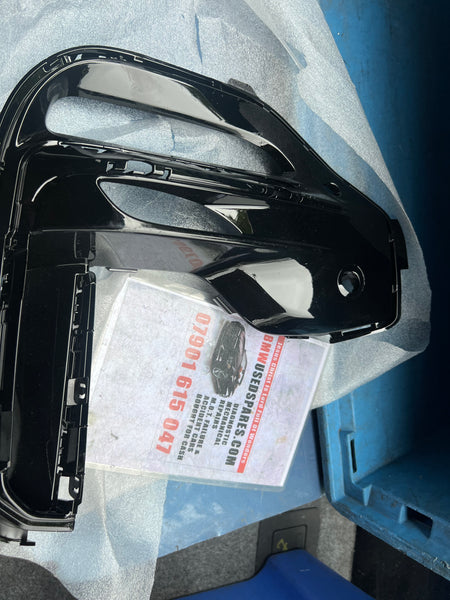 Bmw part 

Bmw parts

51128092688

BMW X5  2021 G05 Driver Side fog light BUMPER GRILLE TRIM

8092688

NEW

GENUINE

BMW X5 G05 BUMPER M SPORT  Driver side FOG LAMP COVER