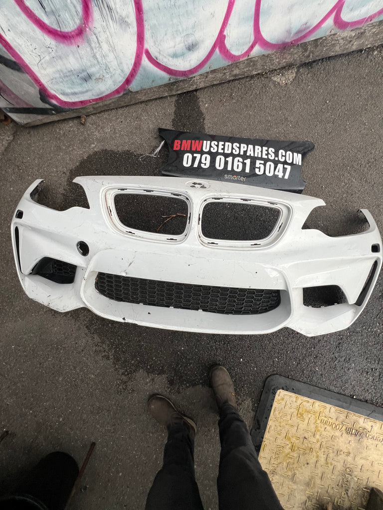 BMW M2 Competition F87 front bumper 

This bumper needs repair 

observe all pictures please 

51118062177

8062177