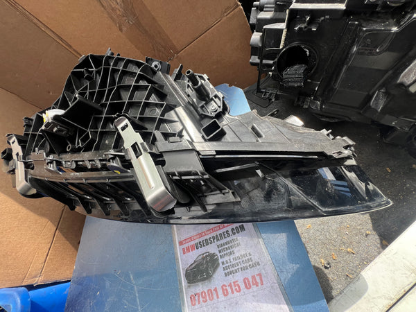 Bmw m3 

bmw im3

BMW i M3 G22 G23 G26 G80 passenger side  Headlight LED technology right

63119851037  5A19353

9851037

Bmw M3  passenger side headlight