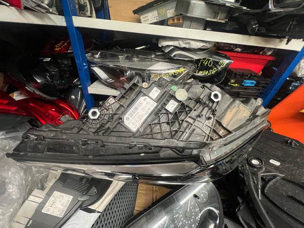 5A26FA5

 BMW 5 Series  2021 G30 G31 LCI LED passenger side Headlight.