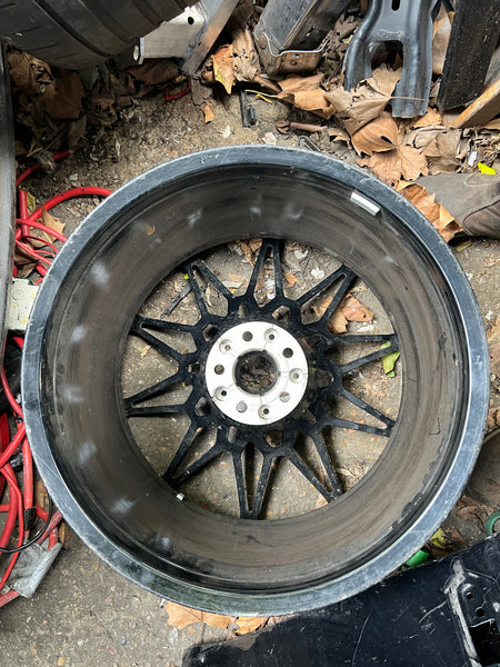 Bmw part

Bmw parts 

Bmw alloy wheel 

  BMW M3 G80 M4 G82 G83 826M  1 single REAR ALLOY WHEEL 10,5J 20" ET:20

8093839

8093832