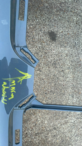 51119881907    BMW X1  2023 M SPORT XDRIVE U11 SUV FRONT BUMPER GREY 6 PDC   bit missing between the grille  bumper needs repair   please observe pictures   GENUINE