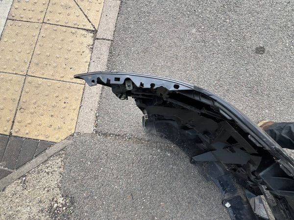 BMW 5 series 2025 G60 Front M sport Bumper

8084653

51118084653

29176901h

bmw part

bmw Bumper
This bumper needs repair 

please observe all pictures

whats app 

07901615047
