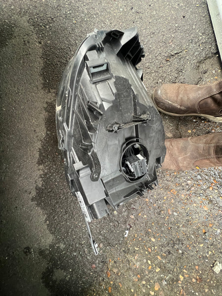 63118737596     Mini Cooper 2022 F56 Driver Side xenon Led Headlight    8737596