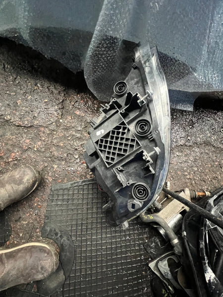 63118738687   BMW M2 2019 F87 2 SERIES 240I PASSENGER FULL LED ADAPTIVE HEADLIGHT  8738687