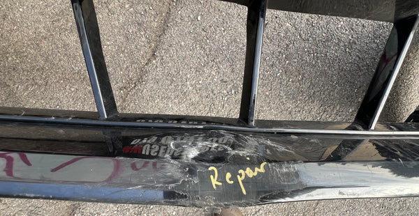 BMW 5 series 2025 G60 Front M sport Bumper

8084653

51118084653

29176901h

bmw part

bmw Bumper
This bumper needs repair 

please observe all pictures

whats app 

07901615047
