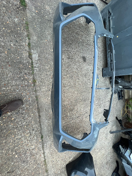 51119881907    BMW X1  2023 M SPORT XDRIVE U11 SUV FRONT BUMPER GREY 6 PDC   bit missing between the grille  bumper needs repair   please observe pictures   GENUINE