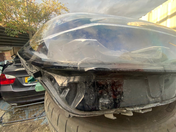 Bmw 5 Series G30 2021  Driver side Full Led Headlight 

9479260

The glass is scuffed 

please observe all pictures 

Bmw part

Bmw parts 

bmw g30 headlight

bmw light