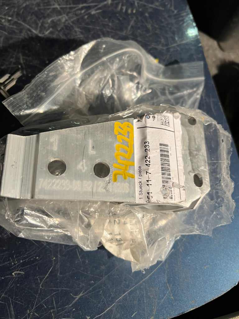 BMW 3 Series G20 Front Left Bumper Bracket Mount Support Holder Adaptor Genuine
51117422233

7422233