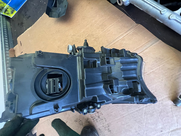 BMW 7 SERIES 2018  G11  Driver side Led headlight   8499222