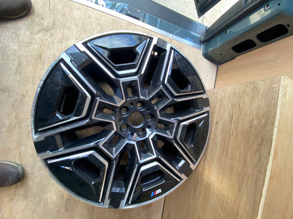 BMW iX i20 single Alloy wheel
22 Inch 1025 M
Aerodynamics 
5A73071.        Bmw XM G09 single Alloy wheel