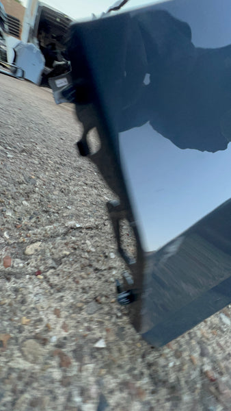 51119881907    BMW X1  2023 M SPORT XDRIVE U11 SUV FRONT BUMPER GREY 6 PDC   bit missing between the grille  bumper needs repair   please observe pictures   GENUINE