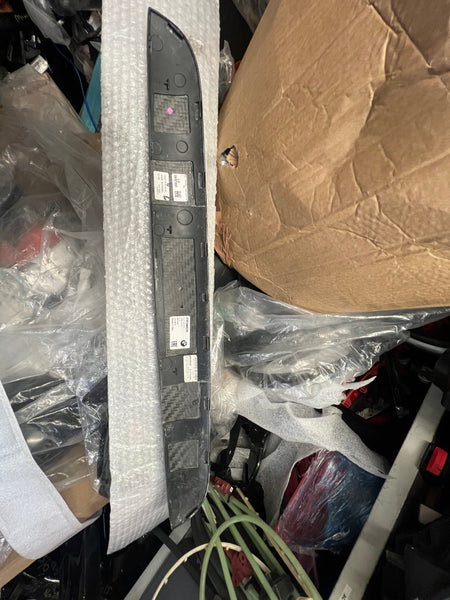 51912465236
     Genuine MINI Cooper 2020 F56 F55 F57 JCW Stitched Carbon Fibre Tailgate Handle 

2465236