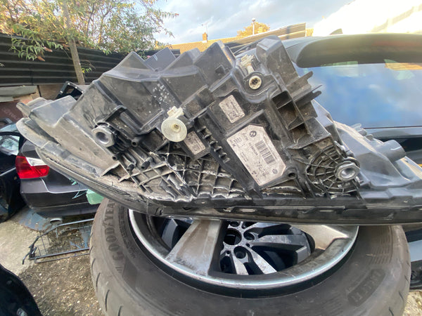 Bmw 5 Series G30 2021  Driver side Full Led Headlight 

9479260

The glass is scuffed 

please observe all pictures 

Bmw part

Bmw parts 

bmw g30 headlight

bmw light