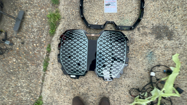 5A0E039       BMW IX  I4 2023 M60   G26 G28 RADIATOR GRILLE   This item are sold Sold separately    used      Bmw ix  2023  grilles cooler grille   BMW IX GRILLE, GRILLES COOLER GRILLE  5A0E039