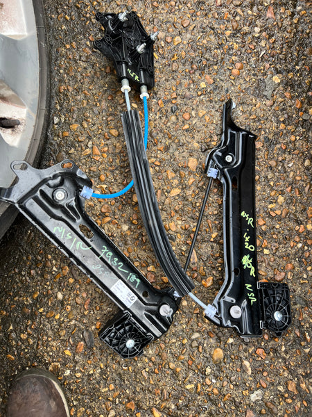 BMW iX 2024 Rear door window regulator with motor

7932189