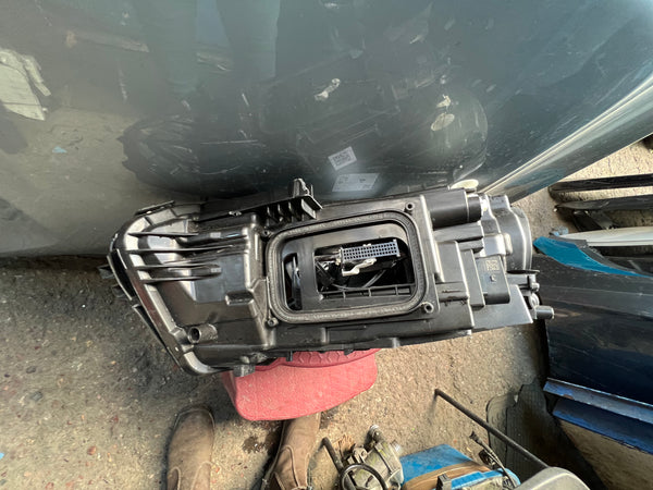 MERCEDES A CLASS W177 Full LED DRIVERSIDE RIGHT. HEADLIGHT 18-2022 A1779065003      MERCEDES A CLASS W177 2020 RIGHT DRIVE SIDE LED HEADLIGHT A1779065003 Clips broken  Observe all pictures please.