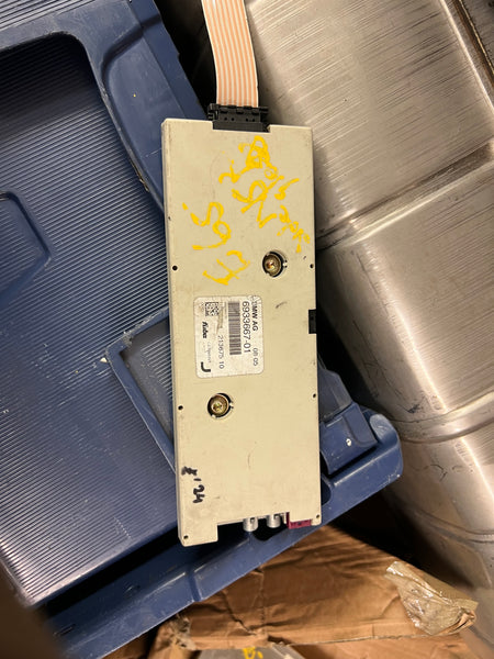 BMW 7 series  2006 E65 E66 ANTENNA AMPLIFIER DIVERSITY AMP 

6933667