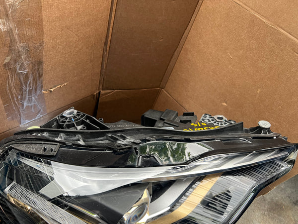 BMW M2 2024 G42 Driver side LED HEADLIGHT 

5A320F6-07 

5A320F6

bmw M2

bmw M2 headlight 

bmw m2 part

bmw m2 parts

bmw part

bmw parts

bmw light 

baronesstheBmlady 

Baronessbmw
