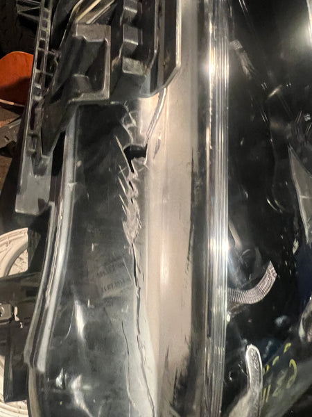 63117420441 

     BMW X2 2018 f39 passenger side FULL LED  headlight

   7420441