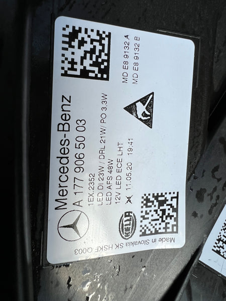 MERCEDES A CLASS W177 Full LED DRIVERSIDE RIGHT. HEADLIGHT 18-2022 A1779065003      MERCEDES A CLASS W177 2020 RIGHT DRIVE SIDE LED HEADLIGHT A1779065003 Clips broken  Observe all pictures please.