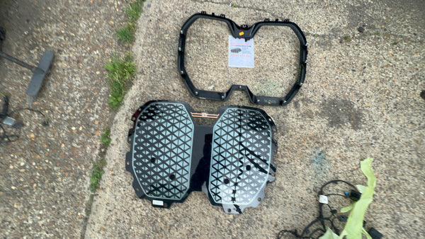5A0E039       BMW IX  I4 2023 M60   G26 G28 RADIATOR GRILLE   This item are sold Sold separately    used      Bmw ix  2023  grilles cooler grille   BMW IX GRILLE, GRILLES COOLER GRILLE  5A0E039