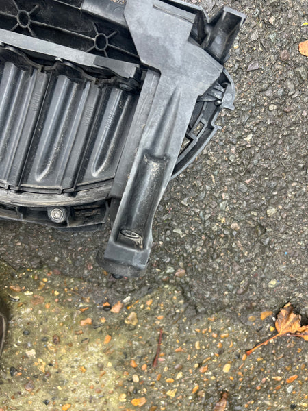 Bmw part

Bmw parts

Bmw grille shutter

BMW 3 series 2024 G20 G21 Front Upper Grille

 9465188