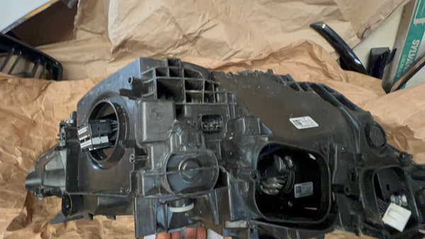 5A04583.
    BMW M3 2023 G81 PASSENGER SIDE LEASER HEADLIGHT..

  Bmw m4  2023 passenger side laser Headlight 

   
BMW M3..M4..G81..G83 PASSENGER SIDE LEASER HEADLIGHT..5A04583..2020