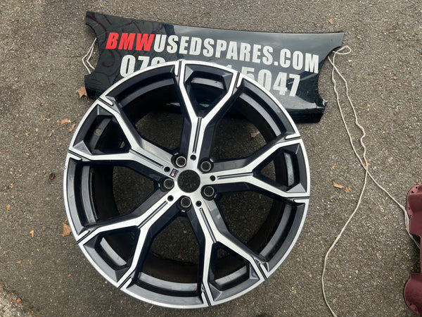 BMW X5 2021 741M M SPORT REAR 21" 1 single Rear ALLOY WHEEL RIM DIAMOND CUT

8071999

Bmw X5 rear alloy wheel 

Bmw x5 alloy wheel 

bmw part 

bmw parts

bmw rim

baronessbmw

baronessthebmlady

bmw 

bmw x5