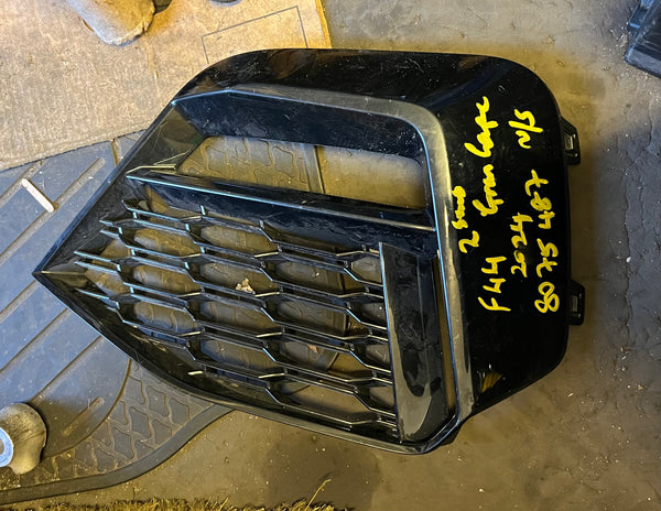 8075487 
BMW 2 Series 2024 F44 Gran Coupe passenger side M-Sport Grille  

51118075487