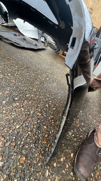 BMW X3 2021 G01, Rear M-sport Bumper

Black 

would need a respray 

please observe all pictures 

8089729

6578918