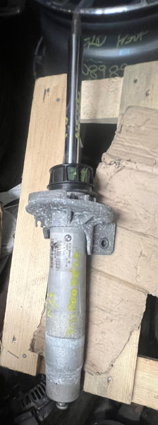 Bmw part

Bmw parts

Bnw M3

BMW M3 2019 F80 passenger side Front Shock Absorber Suspension

8008627