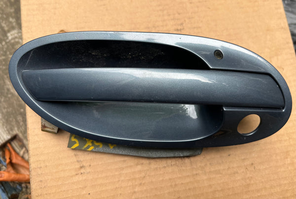 Bmw  7 series 2007 E65 driver side front exterior handle 

7159738

genuine