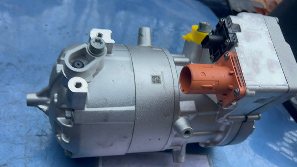 BMW iX I20  2025 ELECTRIC AC COMPRESSOR  64525B31E59

9418847

BMW i5 G60 2024 Electricity air con AC compressor pump

5B31E59