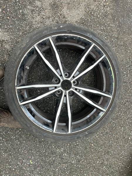 Bmw part

bmw parts

8090094

GENUINE

BMW 3 Series  2022  G20 M sport  G20 G21 front single Alloywheel RIM 8Jx19

8089892

needs refurbishing 

observe all pictures please