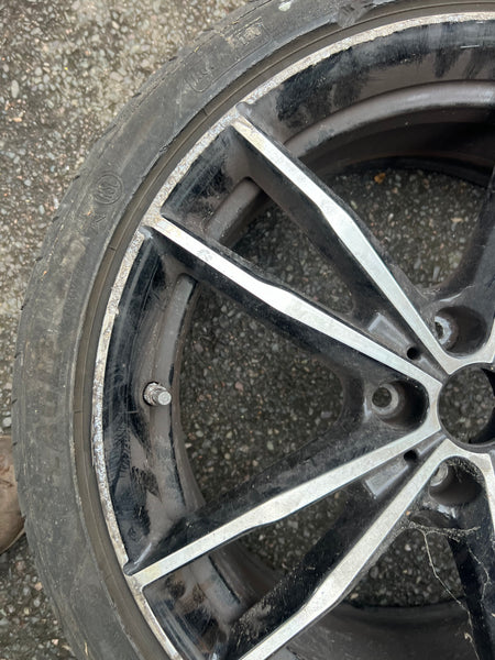 Bmw part

bmw parts

8090094

GENUINE

BMW 3 Series  2022  G20 M sport  G20 G21 front single Alloywheel RIM 8Jx19

8089892

needs refurbishing 

observe all pictures please