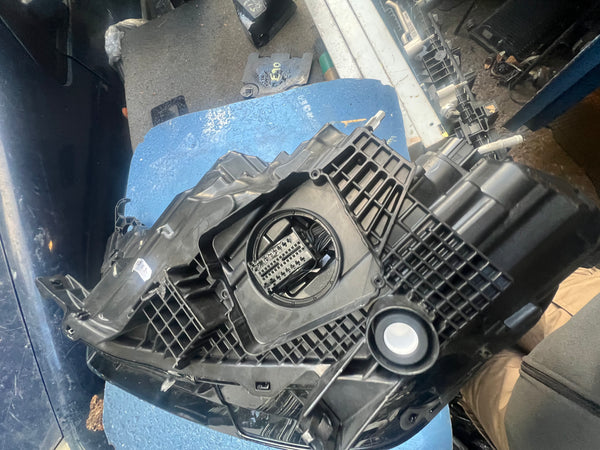 (Copy) AUDI A1 2023 DRIVERS SIDE LED HEADLIGHT 82A941034. E

90151293