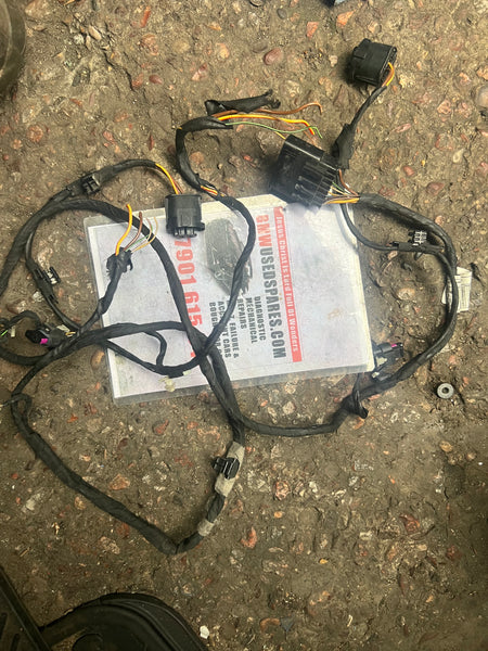 9395452

    BMW 5 Series  2017 G30     Front Bumper PDC Fog Light Wiring Harness 

  Needs joining up

 Observe all pictures