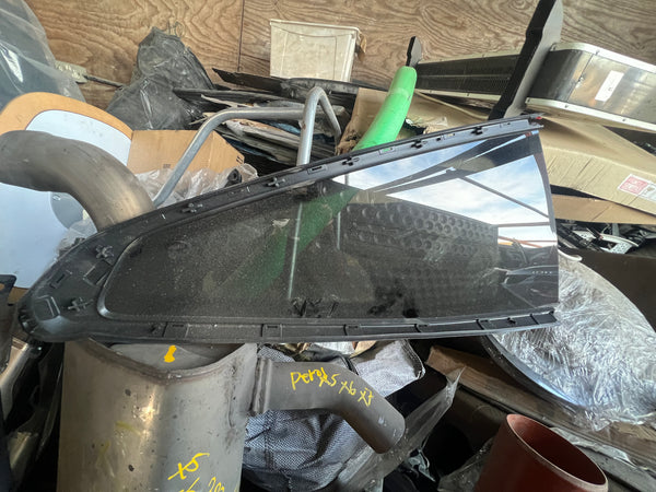 Bmw 4 series 2020  G22 G23 G82 driver side rear quarter glass

51377482716

7482716
Quarter window glass rear RIGHT 7482716 BMW 4 SERIES G22, G23 G82 2020