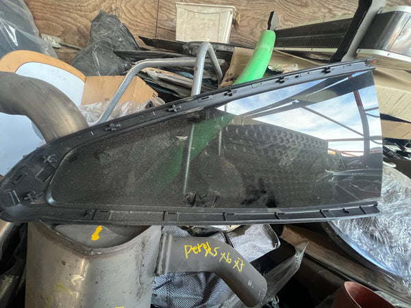 Bmw 4 series 2020  G22 G23 G82 driver side rear quarter glass

51377482716

7482716
Quarter window glass rear RIGHT 7482716 BMW 4 SERIES G22, G23 G82 2020